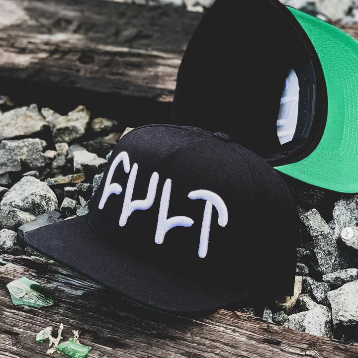 Cult Big Logo snapback - fekete